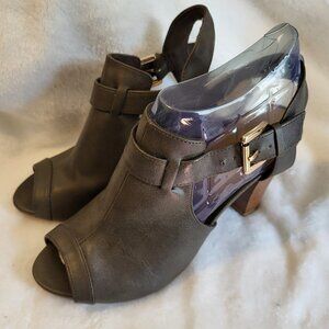 Fioni gray brown heels sandals open toe